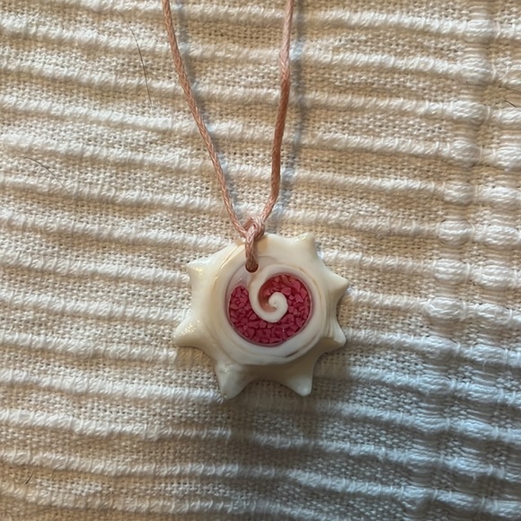 Shell Necklace - Picture 3 of 3